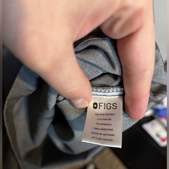 FIGS Scrub Top - Picture 4 of 5